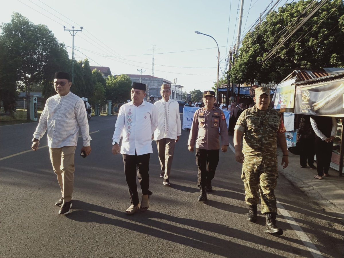 Camat, Forkopimcam dan Kepala KUA Telaga Biru Lepas dan Ikut Serta Pawai Hijratul Rasul di Lapangan Desa Tuladenggi